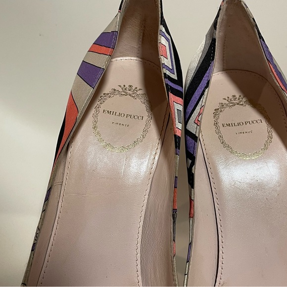 Emilio Pucci Psychedelic Pattern Pumps - Picture 13 of 14